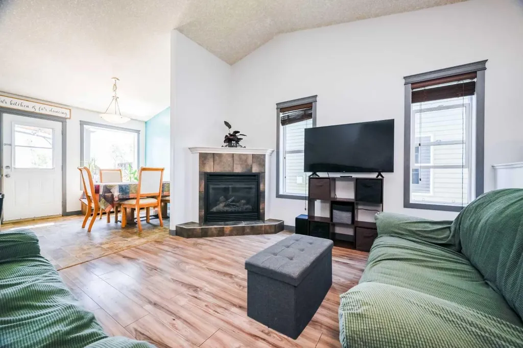 11217 69 Avenue Grande Prairie AB T8W 0E1