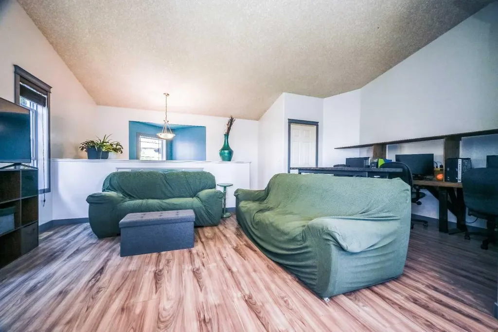 11217 69 Avenue Grande Prairie AB T8W 0E1