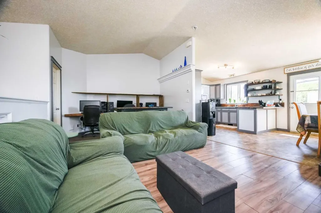 11217 69 Avenue Grande Prairie AB T8W 0E1