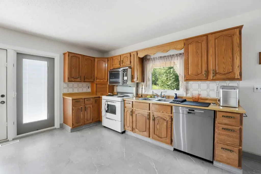 23221 Township Road 394 Rural Lacombe County AB T0C 0B0