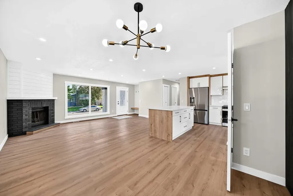 704 Malvern Drive NE Calgary AB T2A 6B7