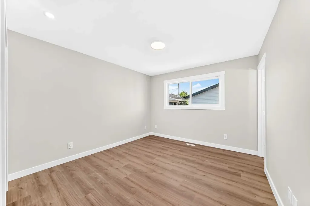 704 Malvern Drive NE Calgary AB T2A 6B7