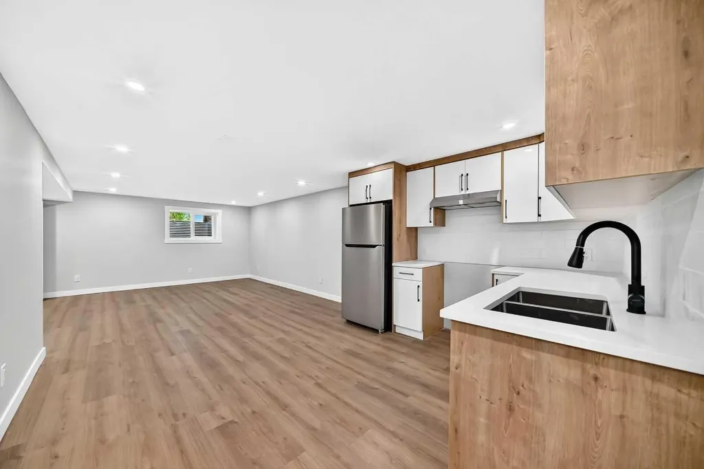 704 Malvern Drive NE Calgary AB T2A 6B7