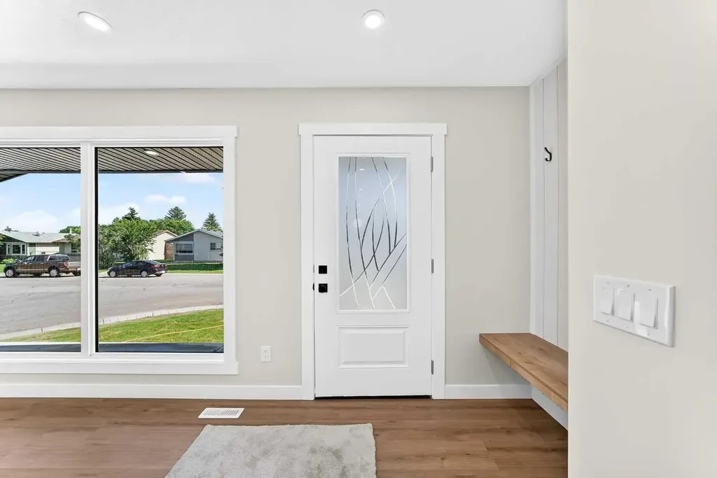 704 Malvern Drive NE Calgary AB T2A 6B7
