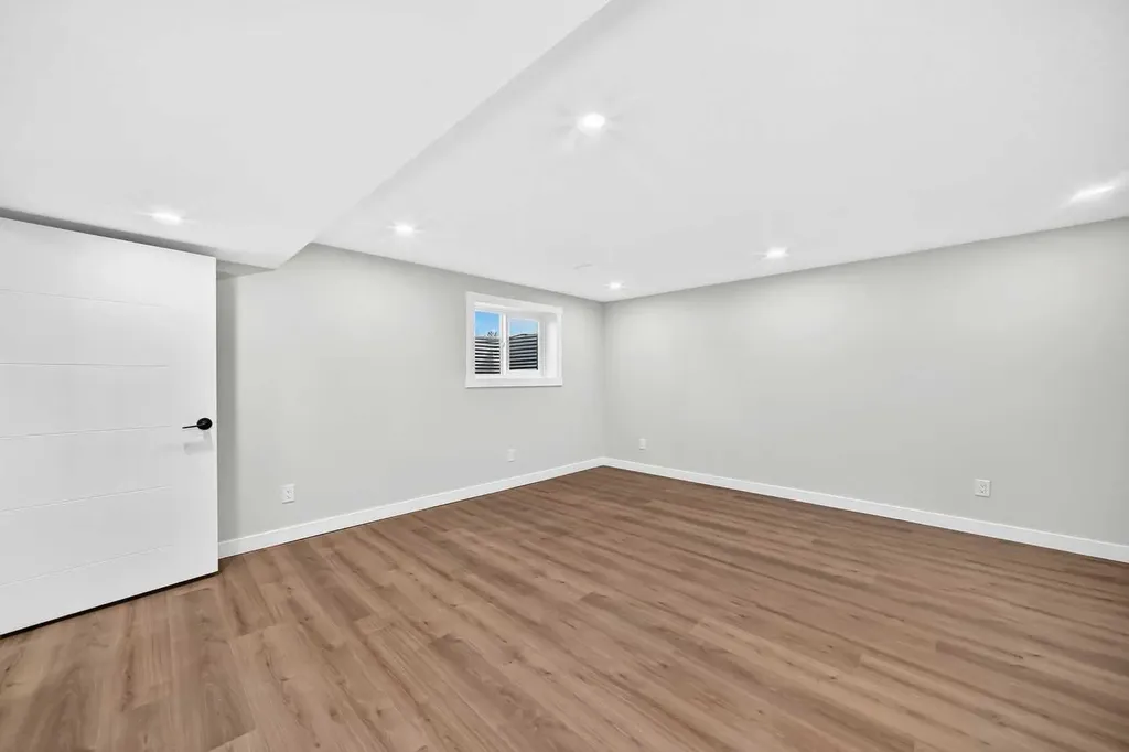 704 Malvern Drive NE Calgary AB T2A 6B7