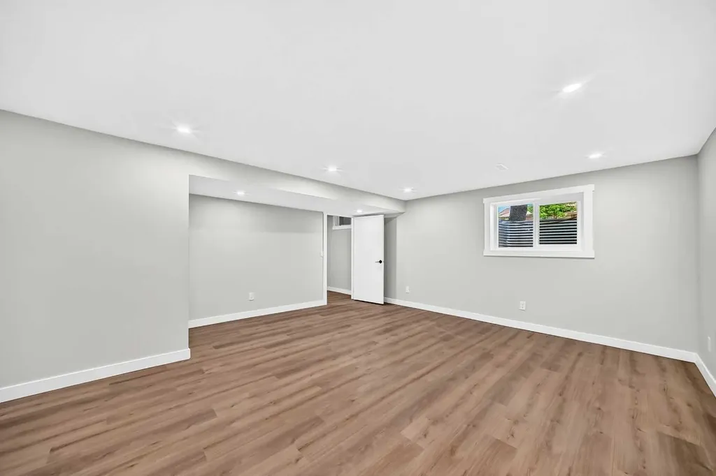 704 Malvern Drive NE Calgary AB T2A 6B7