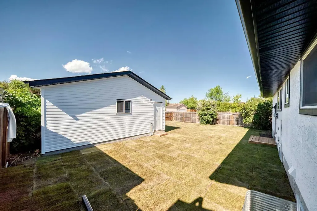 704 Malvern Drive NE Calgary AB T2A 6B7