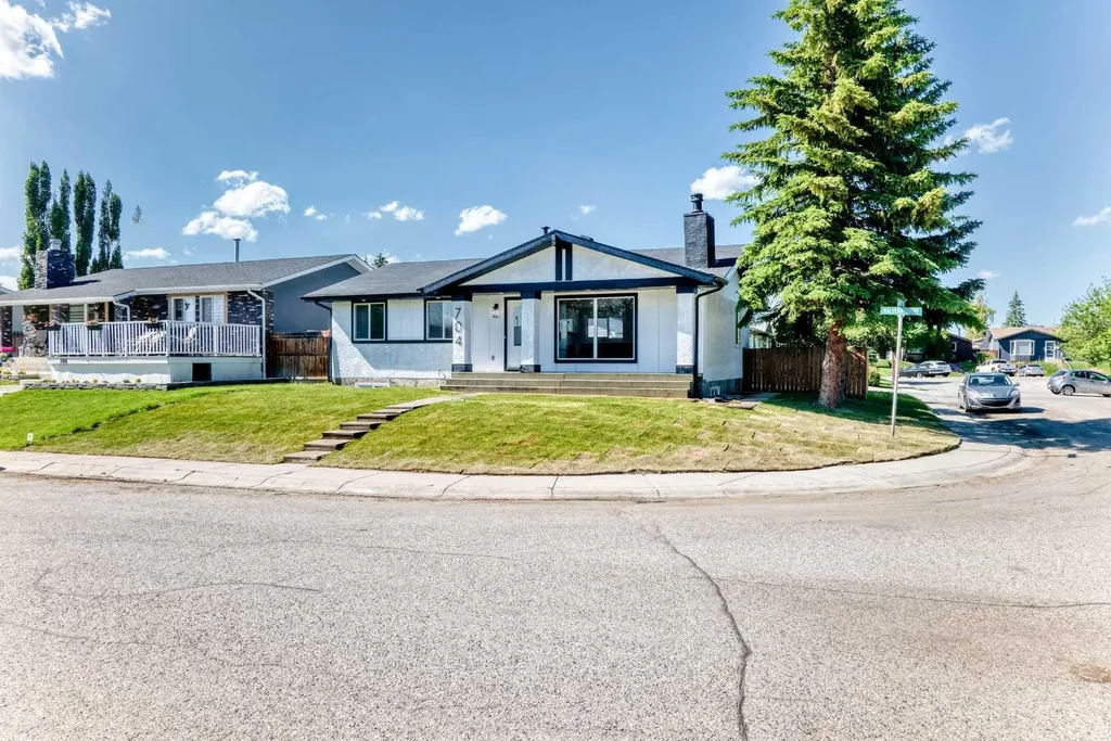 704 Malvern Drive NE Calgary AB T2A 6B7