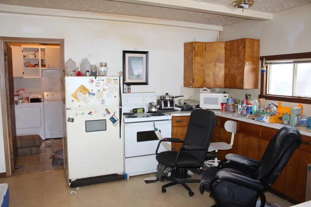 304 8 Avenue SE Manning AB T0H 2M0