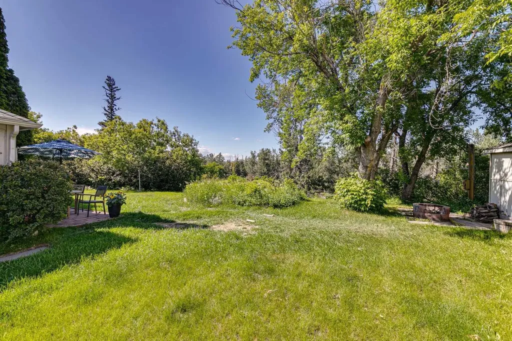 8808 48 Avenue Calgary AB T3B 2B2