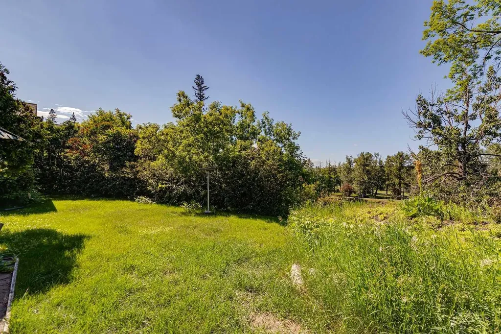 8808 48 Avenue Calgary AB T3B 2B2