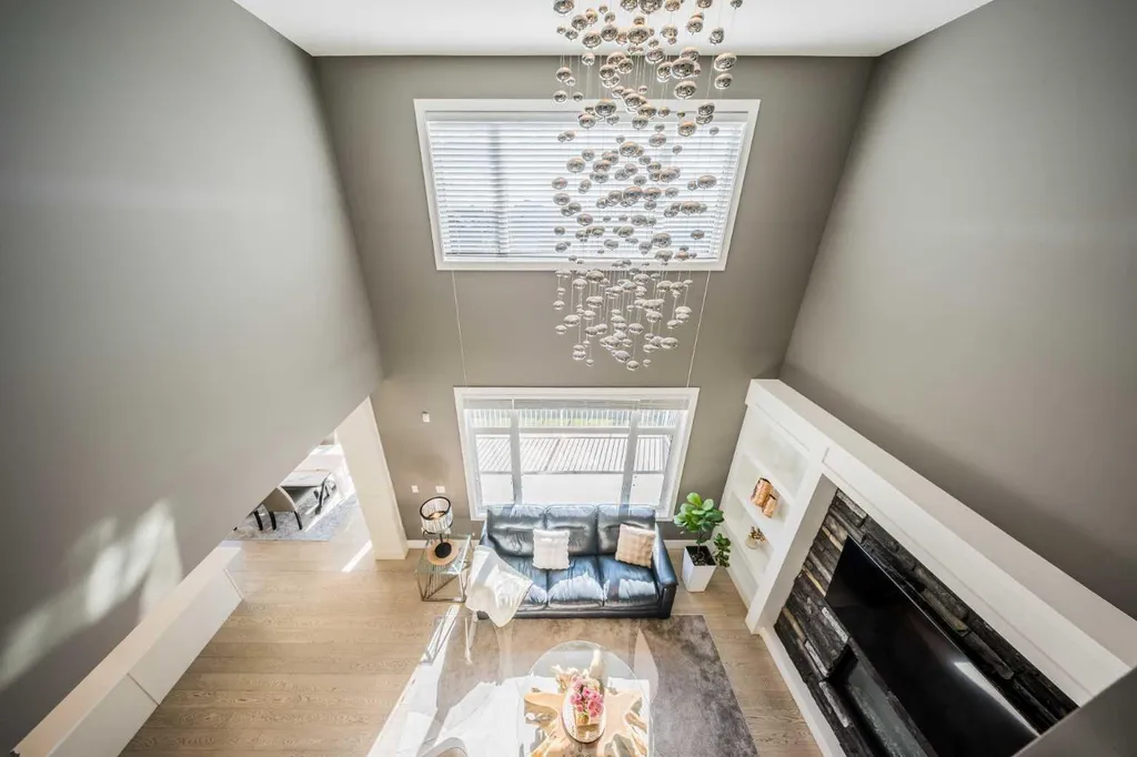 174 Aspen Vista Way SW Calgary AB T3H 0Y8