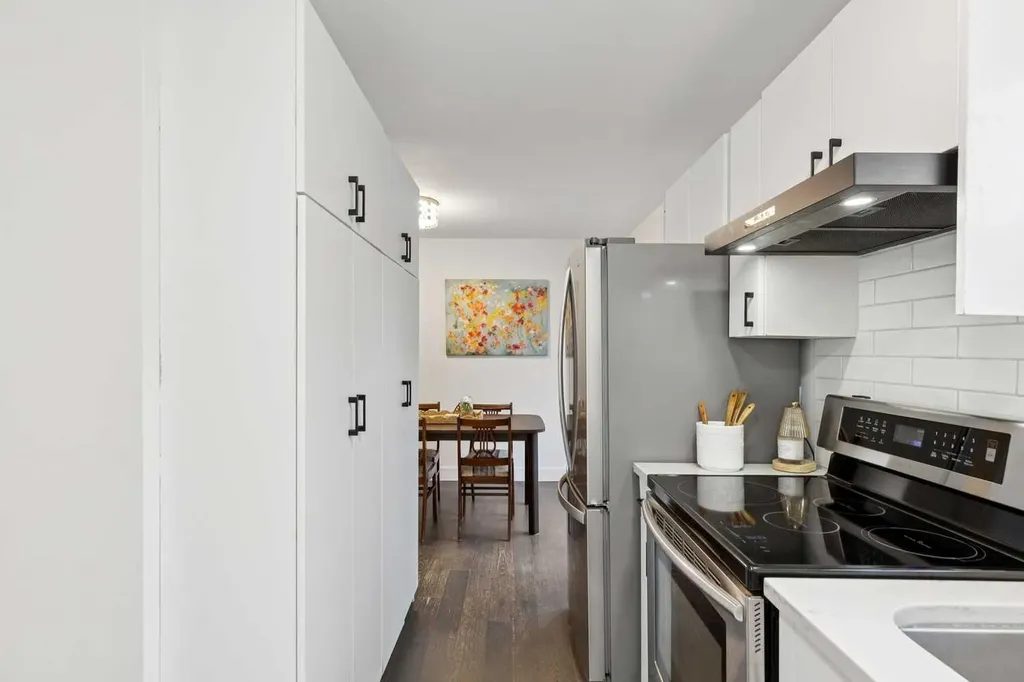 2291 Flanders Avenue SW Calgary AB T2T 5K9