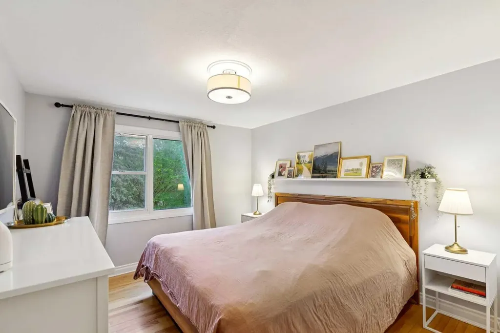 2291 Flanders Avenue SW Calgary AB T2T 5K9