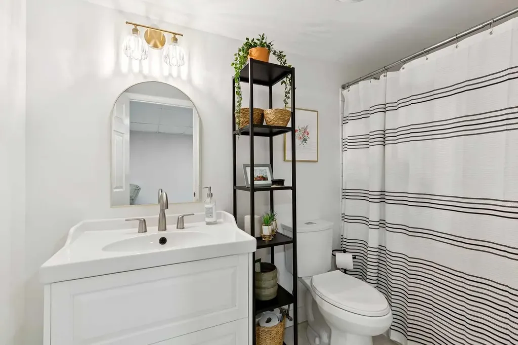 2291 Flanders Avenue SW Calgary AB T2T 5K9