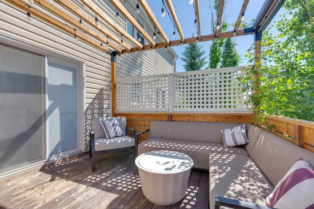 2291 Flanders Avenue SW Calgary AB T2T 5K9