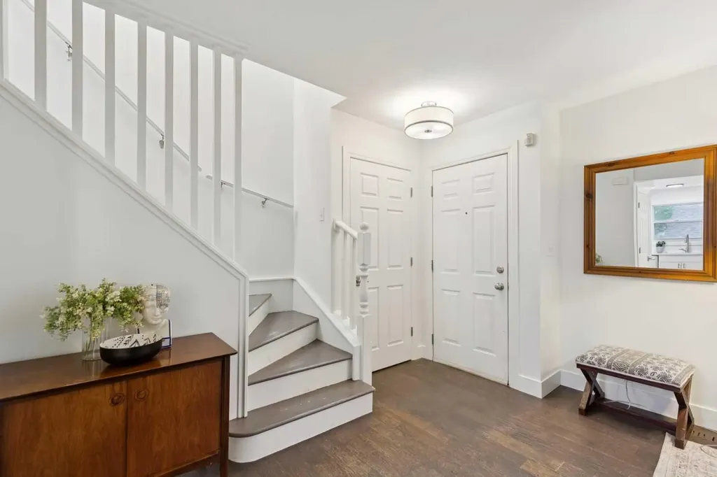 2291 Flanders Avenue SW Calgary AB T2T 5K9