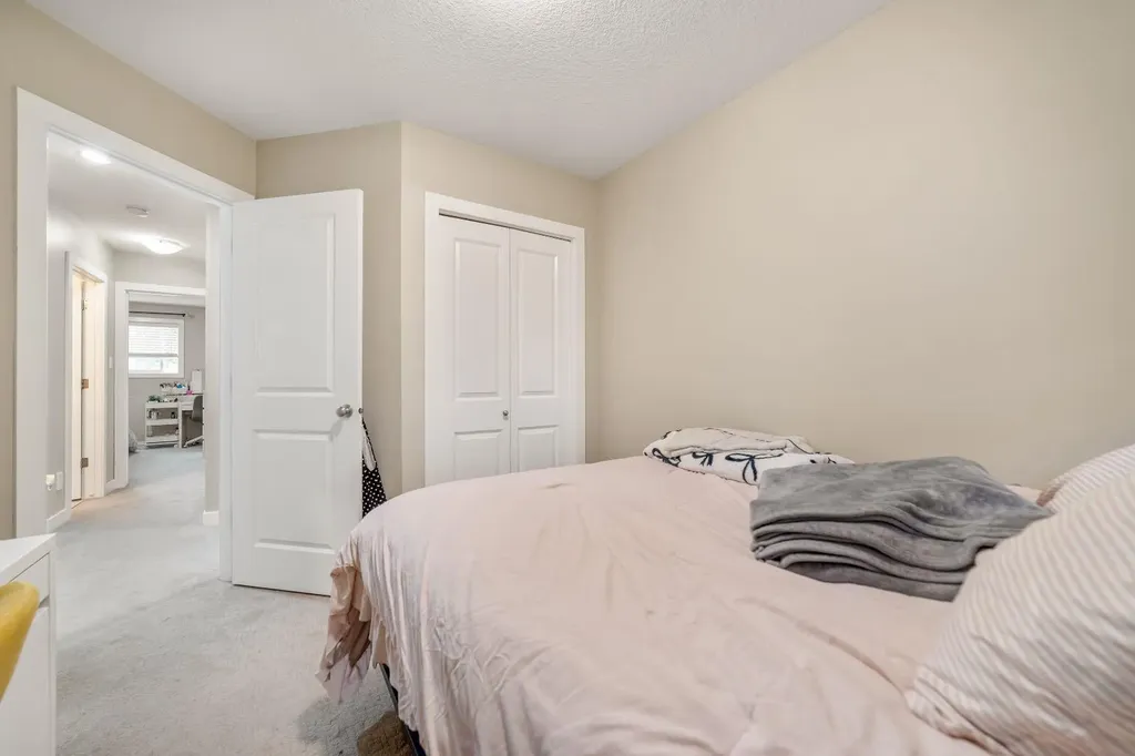 113 Mount Sundial Court W Lethbridge AB T1J 1J1