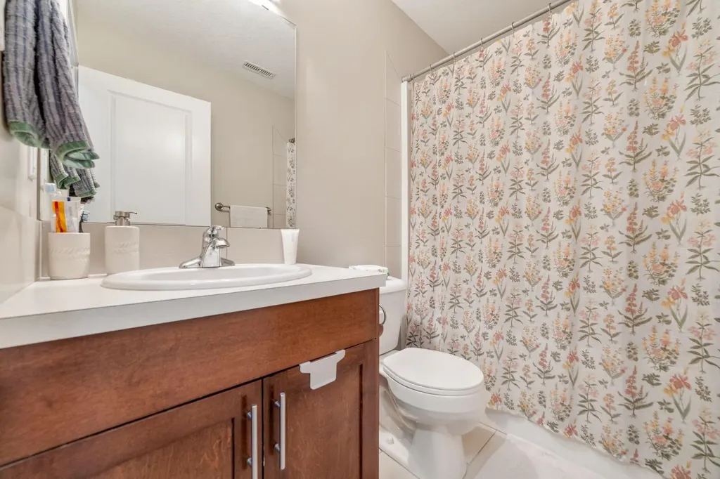 113 Mount Sundial Court W Lethbridge AB T1J 1J1