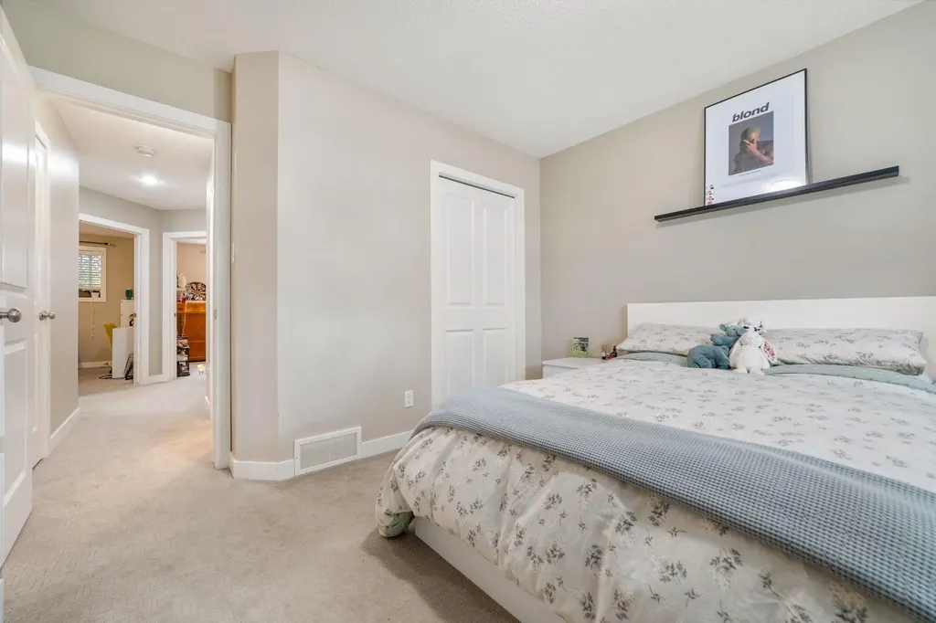 113 Mount Sundial Court W Lethbridge AB T1J 1J1
