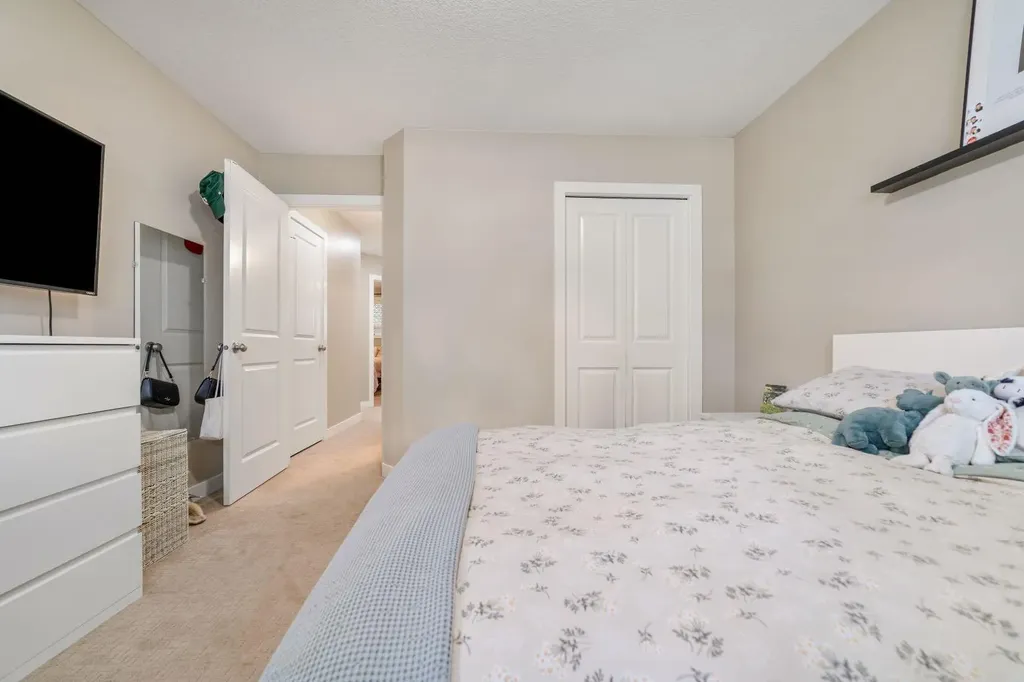 113 Mount Sundial Court W Lethbridge AB T1J 1J1