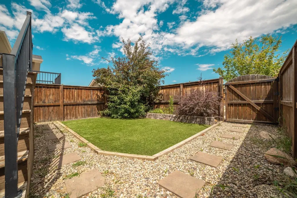 113 Mount Sundial Court W Lethbridge AB T1J 1J1
