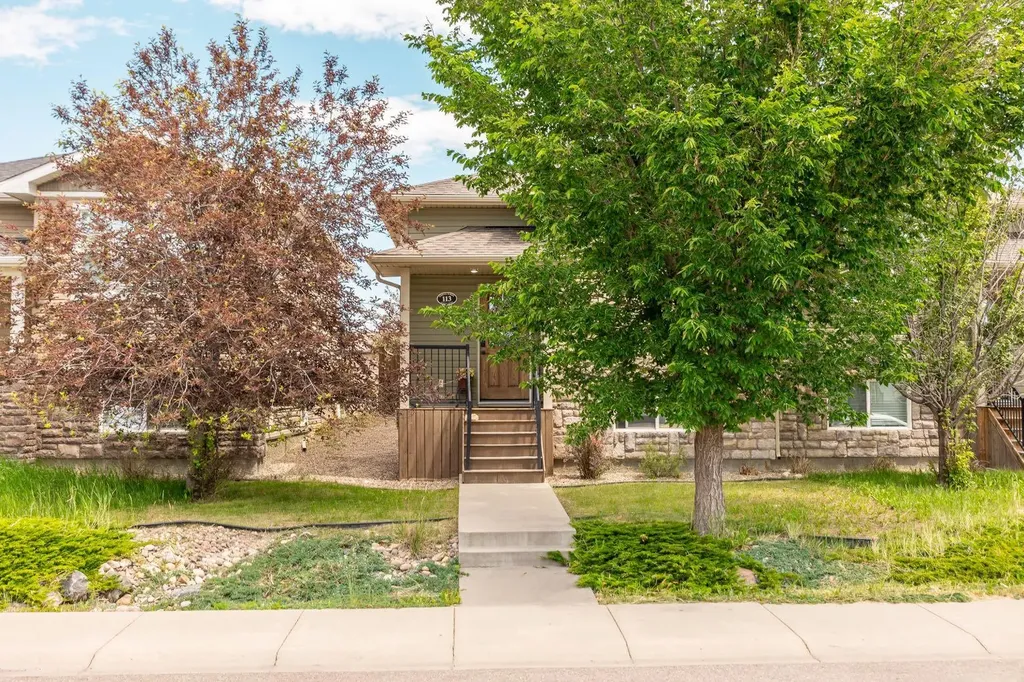113 Mount Sundial Court W Lethbridge AB T1J 1J1