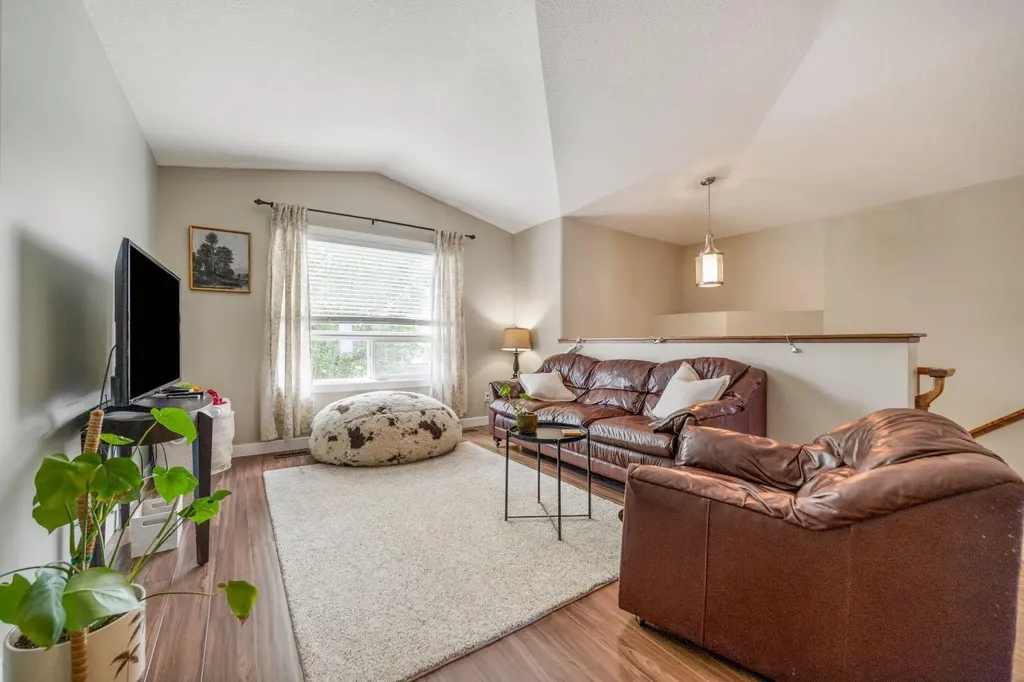 113 Mount Sundial Court W Lethbridge AB T1J 1J1