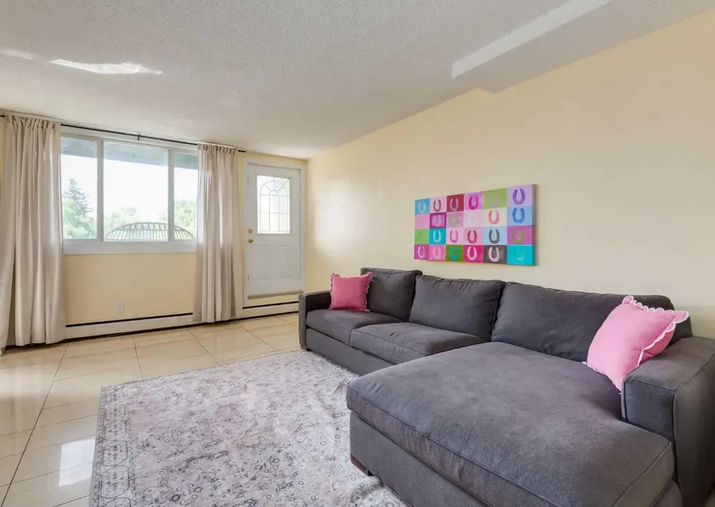 7007 4a Street SW Calgary AB T2V 1A1