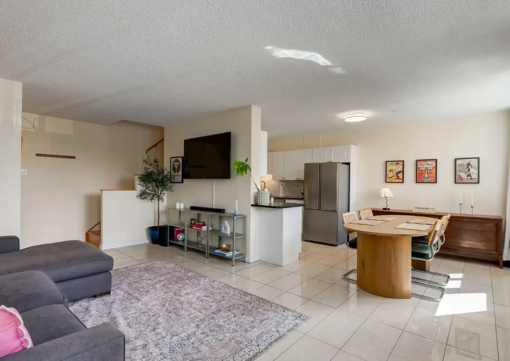 7007 4a Street SW Calgary AB T2V 1A1