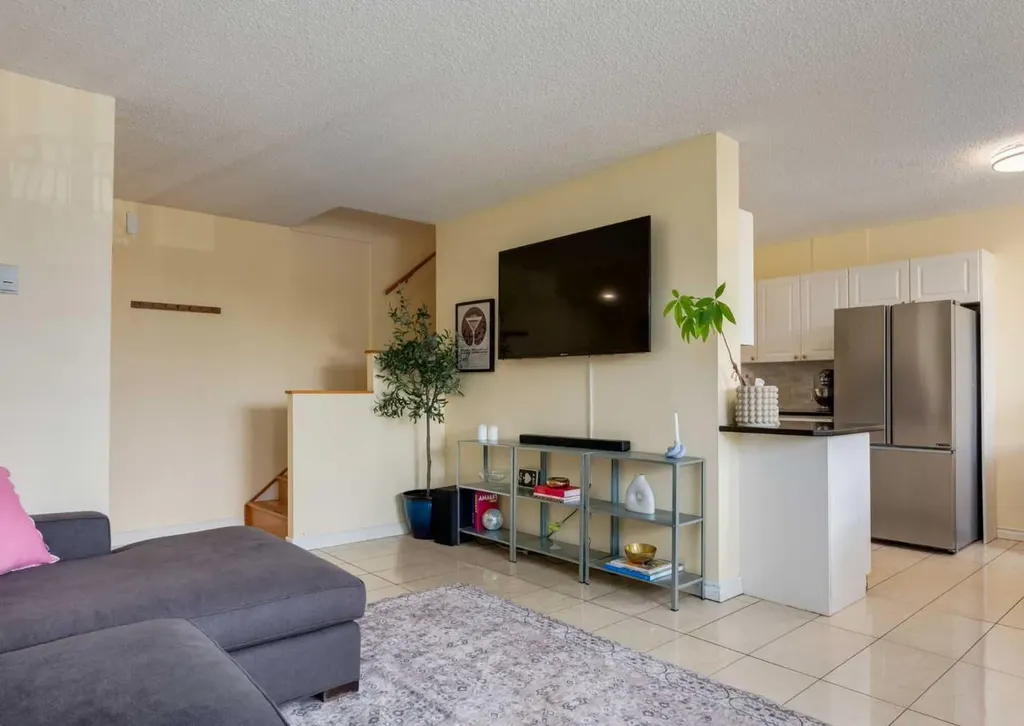 7007 4a Street SW Calgary AB T2V 1A1
