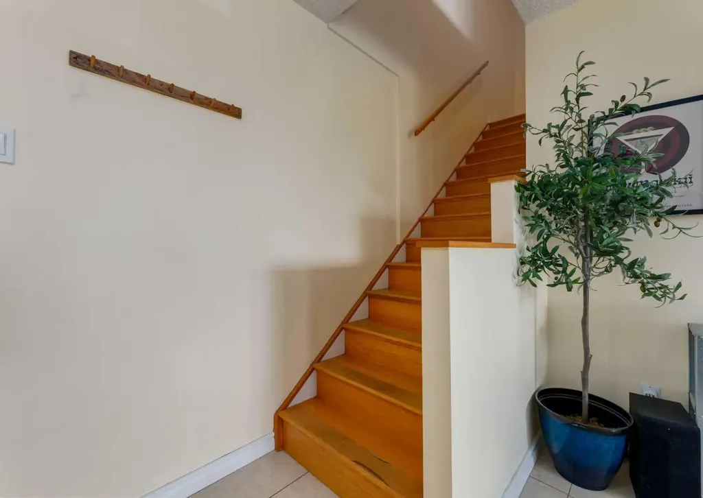 7007 4a Street SW Calgary AB T2V 1A1