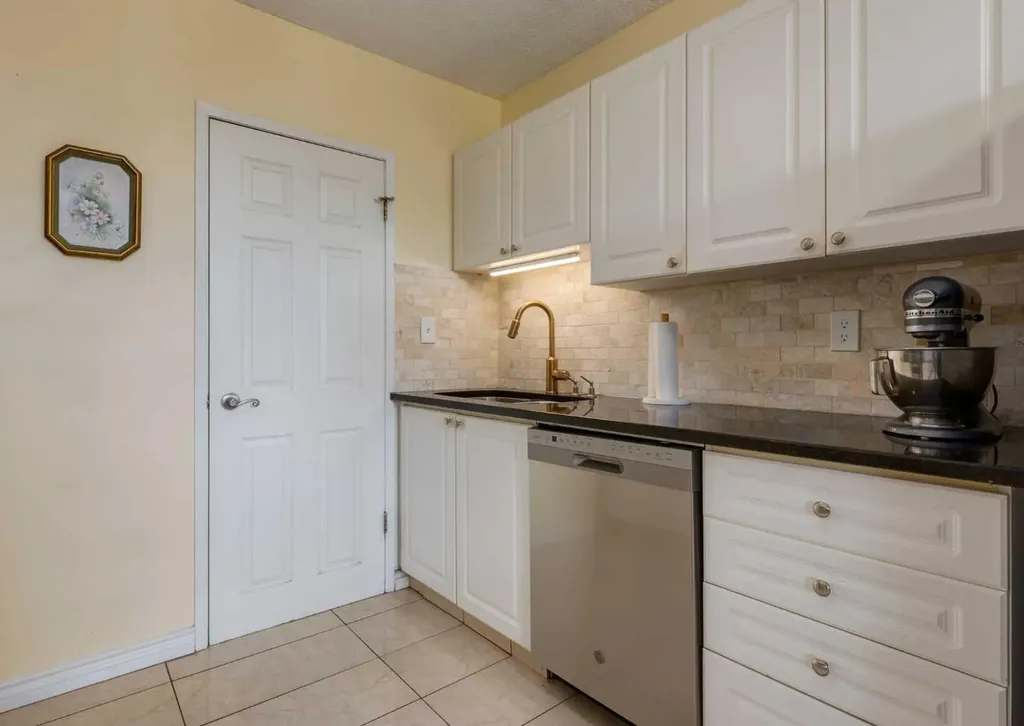 7007 4a Street SW Calgary AB T2V 1A1