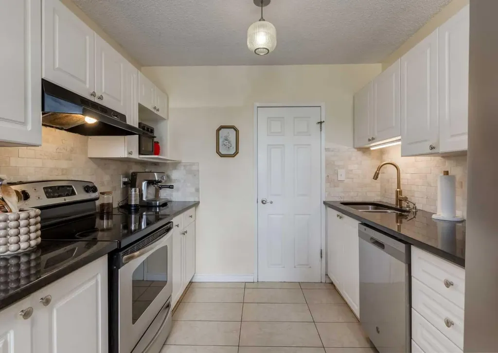 7007 4a Street SW Calgary AB T2V 1A1