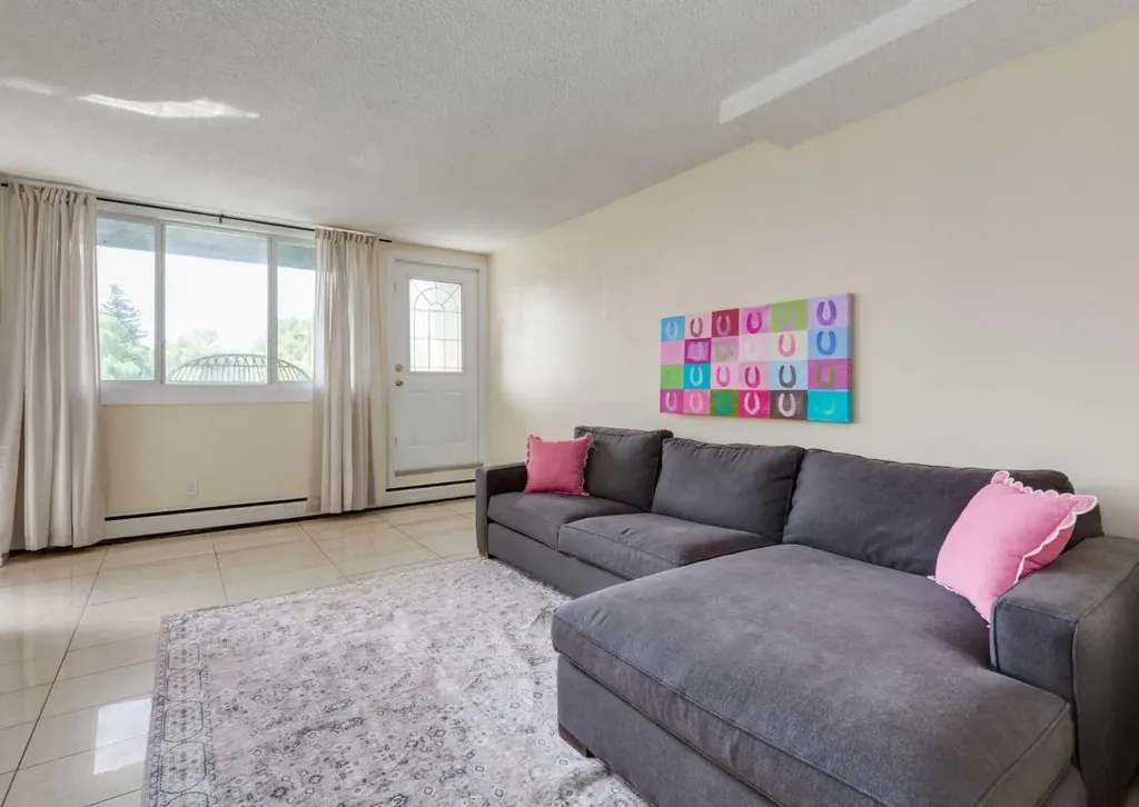 7007 4a Street SW Calgary AB T2V 1A1