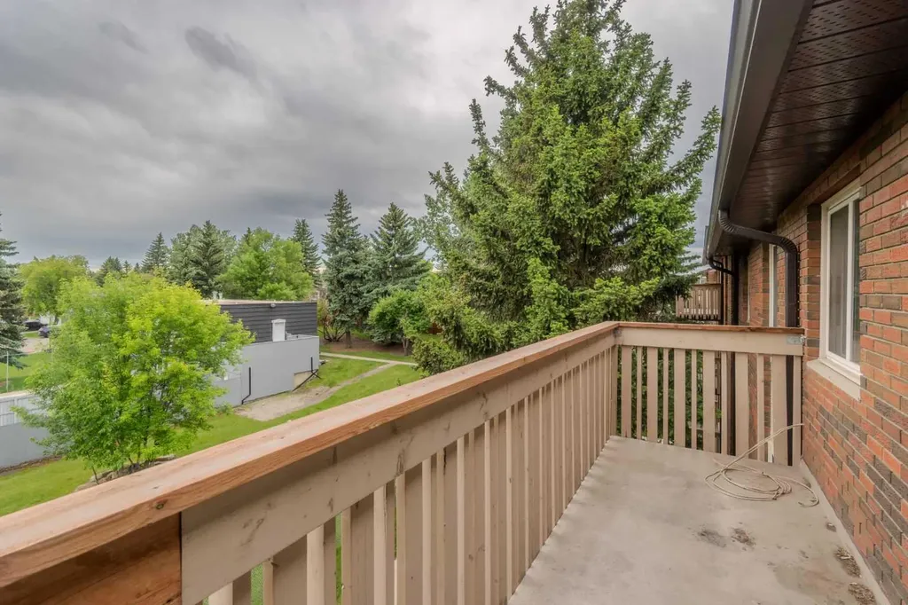 11620 Elbow Drive SW Calgary AB T2W 3L6