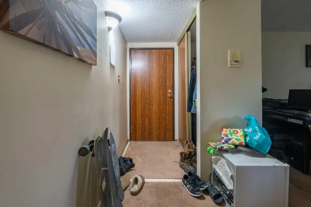 11620 Elbow Drive SW Calgary AB T2W 3L6