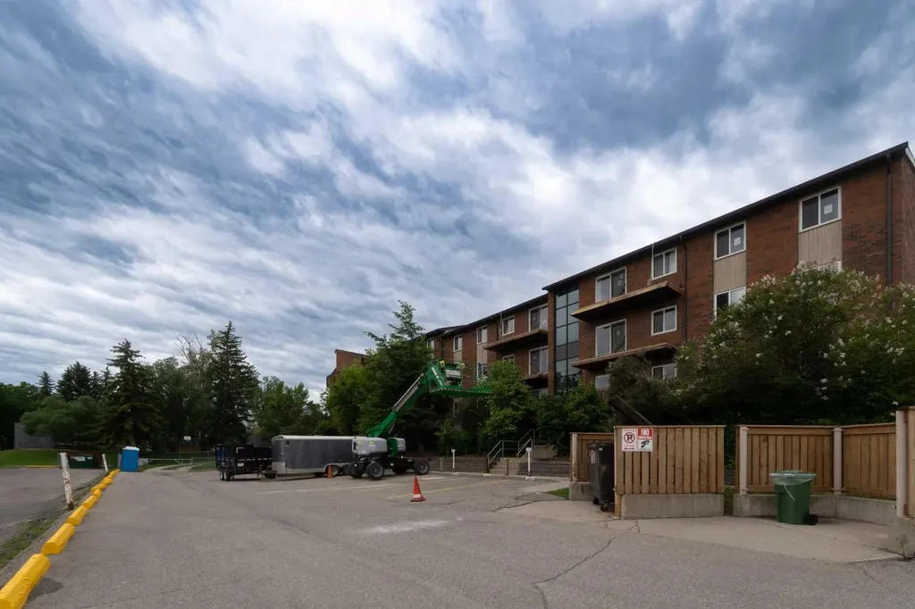 11620 Elbow Drive SW Calgary AB T2W 3L6