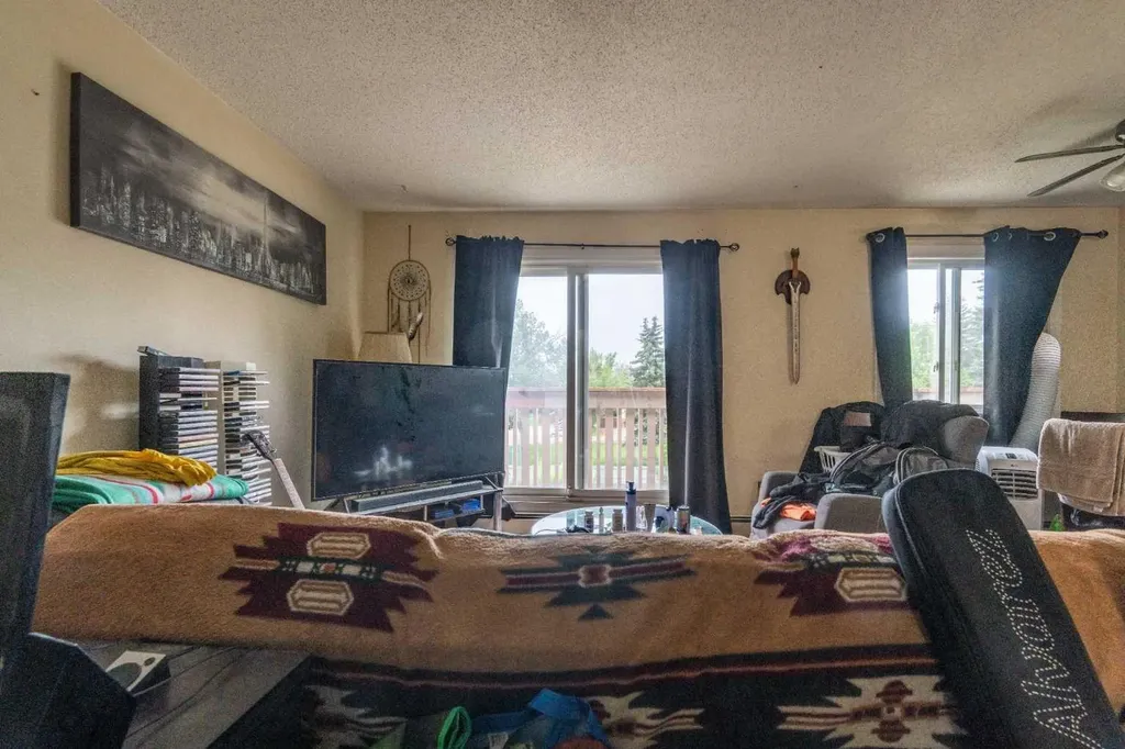 11620 Elbow Drive SW Calgary AB T2W 3L6