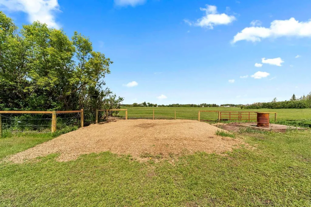 20 Township Road 484 Round Hill AB T0B 3Z0