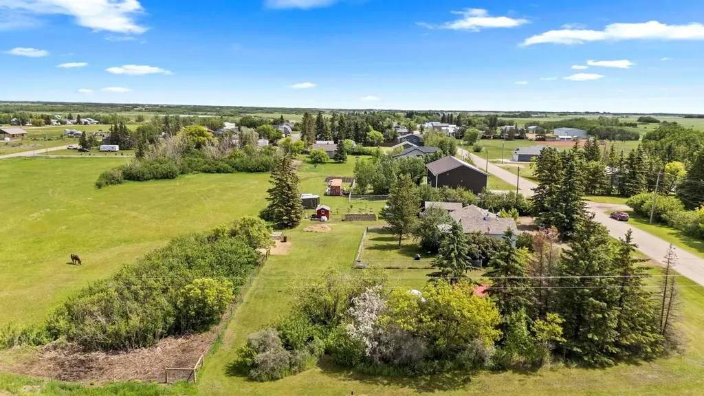 20 Township Road 484 Round Hill AB T0B 3Z0
