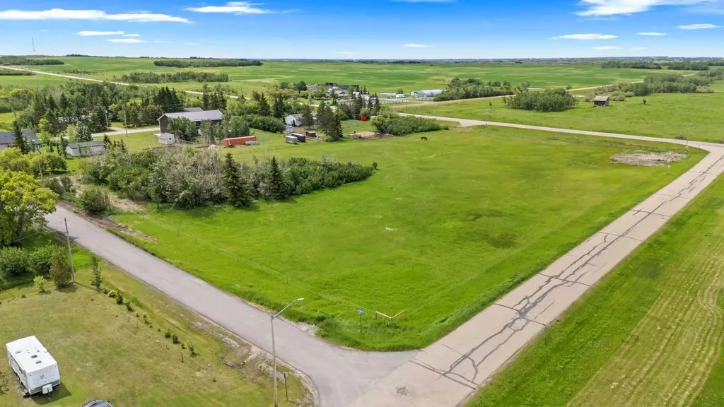 20 Township Road 484 Round Hill AB T0B 3Z0