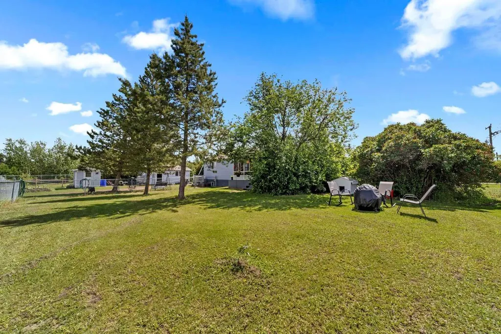 20 Township Road 484 Round Hill AB T0B 3Z0