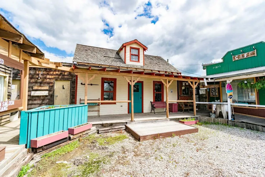 44 Main Street E Big Valley AB T0J 0G0