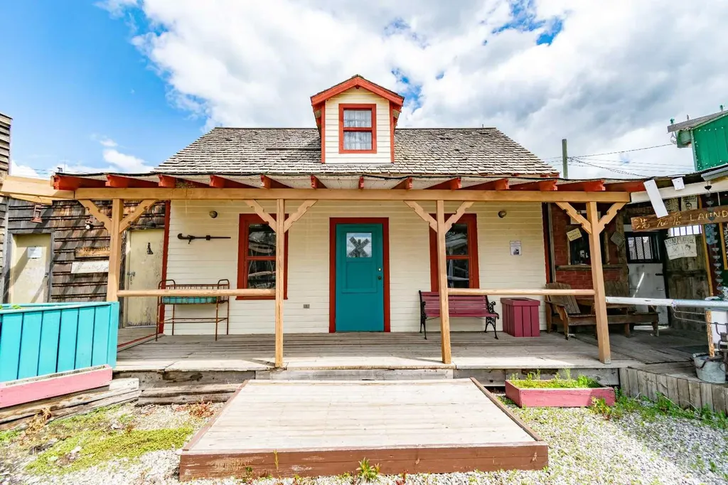 44 Main Street E Big Valley AB T0J 0G0