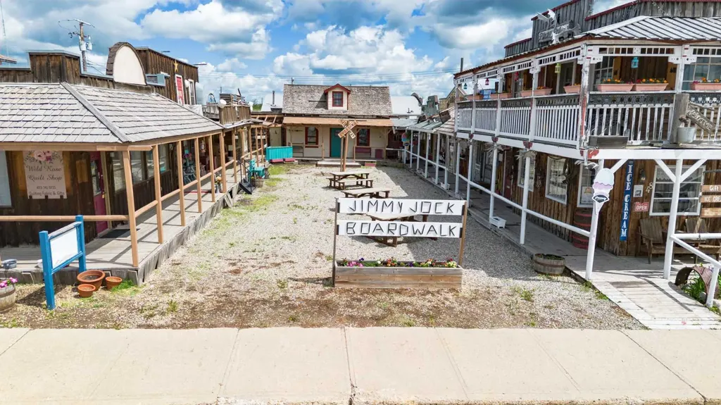 44 Main Street E Big Valley AB T0J 0G0