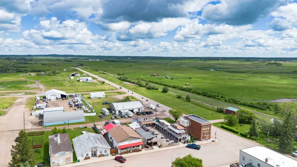 44 Main Street E Big Valley AB T0J 0G0