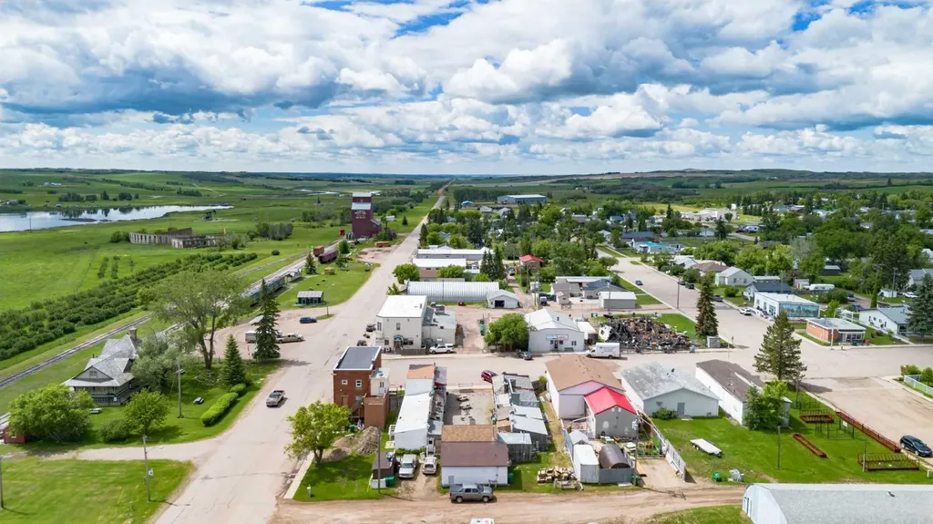 44 Main Street E Big Valley AB T0J 0G0