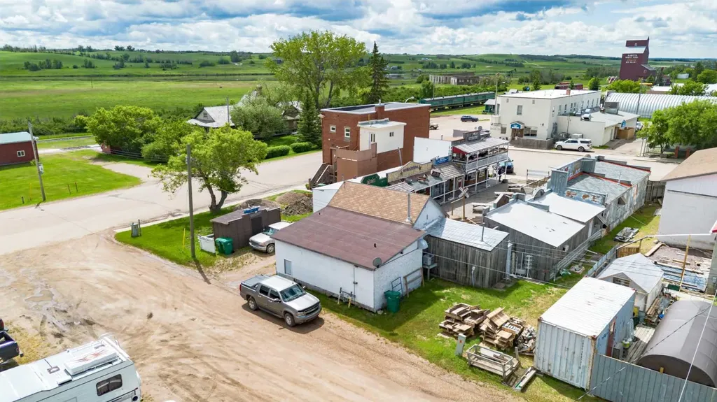 44 Main Street E Big Valley AB T0J 0G0