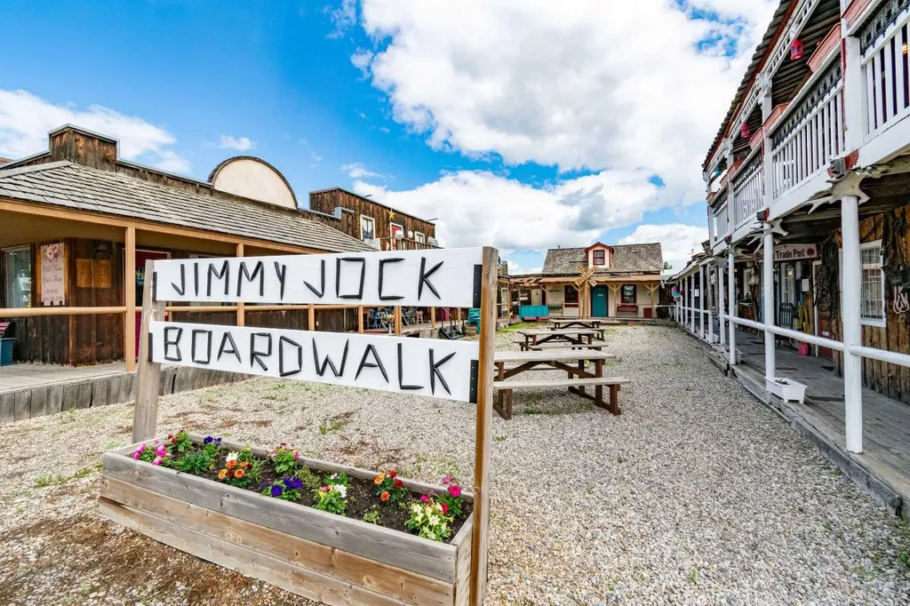 44 Main Street E Big Valley AB T0J 0G0